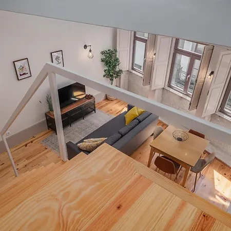 Artist's Loft Apartment *