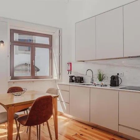 Artist's Loft *
